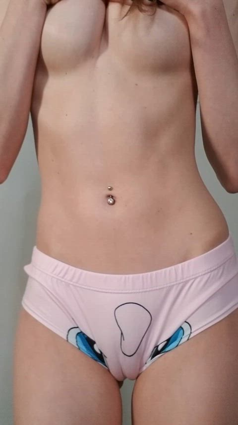 These nerdy panties really show off my camel toe 