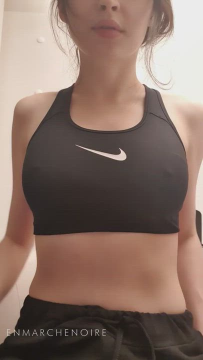 Sports bra drop