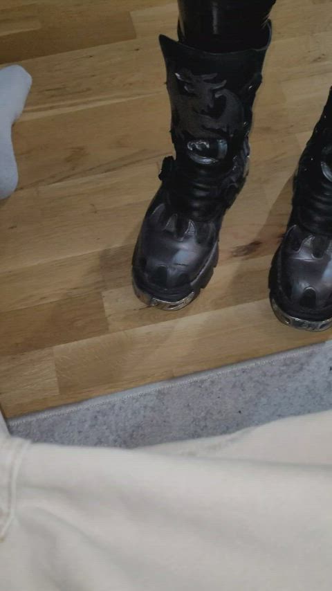 amateur onlyfans milf homemade femdom step-mom swedish humiliation boots gif