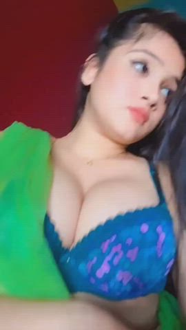 big tits bra cute hotwife huge tits lips natural tits saree wife gif