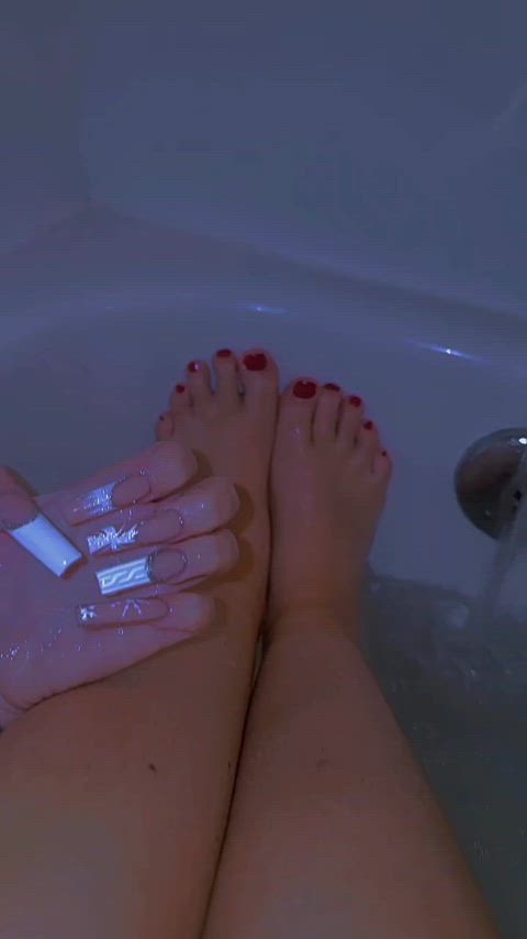 Fresh pedicure for the holidays [oc]