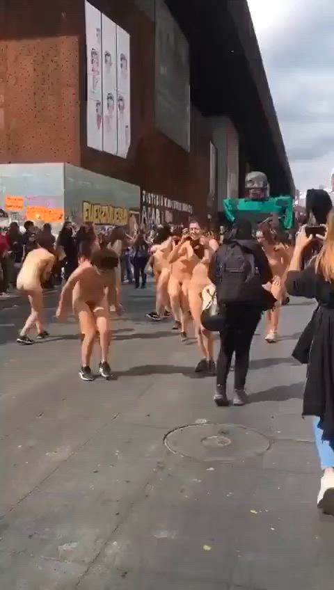 big tits caught exhibitionism exhibitionist nude nudist outdoor public voyeur r/caughtpublic