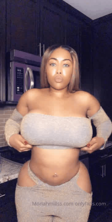 big ass big tits boobs moriah mills onlyfans pornstar solo tits gif