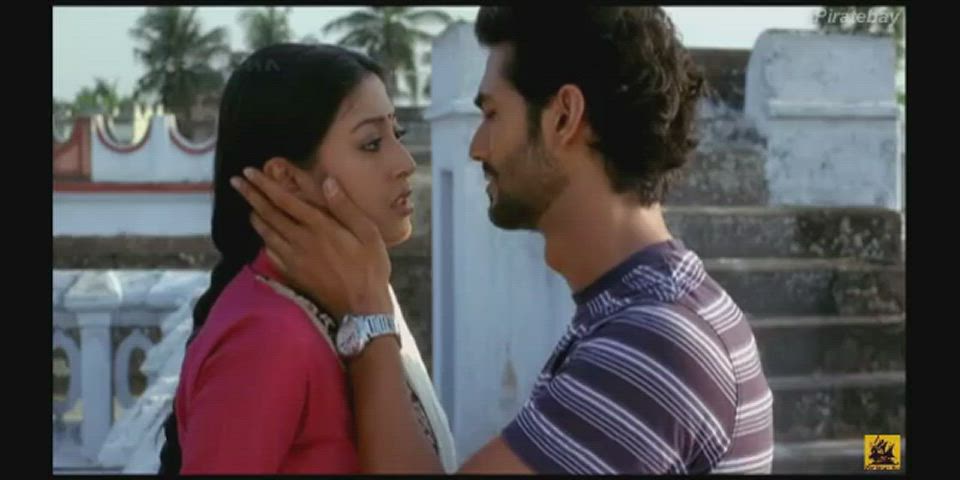 Paoli Dam Hot Kiss in Banshiwala 2010