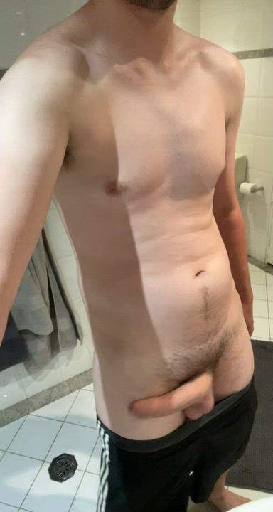 Thought I’d give posting my dick on the internet a go. What do you think of my
