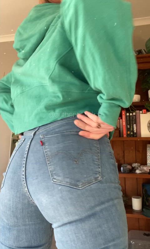 amateur ass booty close up cute jeans pawg spanking teasing tight cute-little-butts