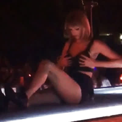 celebrity groping taylor swift gif