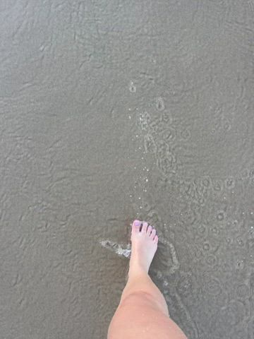 So you like my wet feet? 🥵💦👅🦶🏼OC