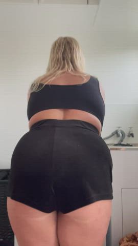 alt ass blonde huge tits laundry room mom new zealand onlyfans saggy tits gif
