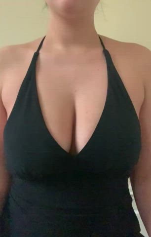 25 F [Spokane] [WA] Is this dress too revealing?