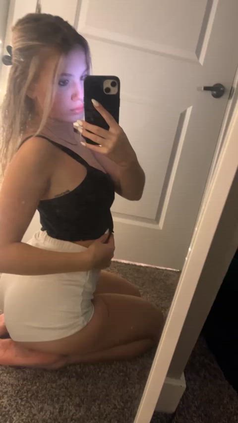 Come say hi on OF babessss I cant sleep:(