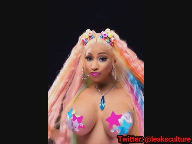 Nicki boobs 🥵 They are delicious
