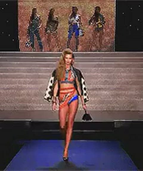 karlie kloss legs model gif