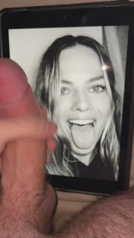 australian bwc celebrity margot robbie tribute gif