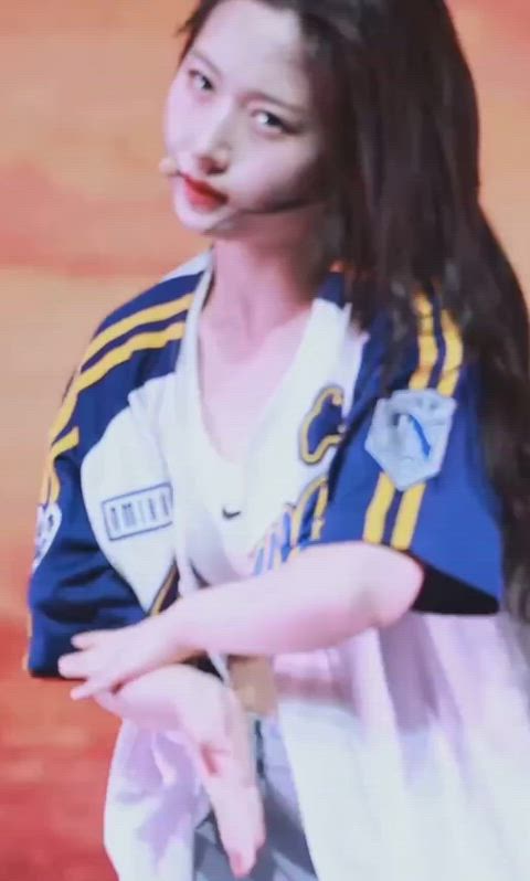 abs asian bra brunette dancing korean kpop gif