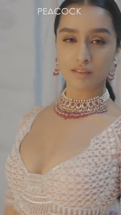 Shraddha Kapoor is the dream bride i wanna enjoy on my suhagraat! 😍🔥