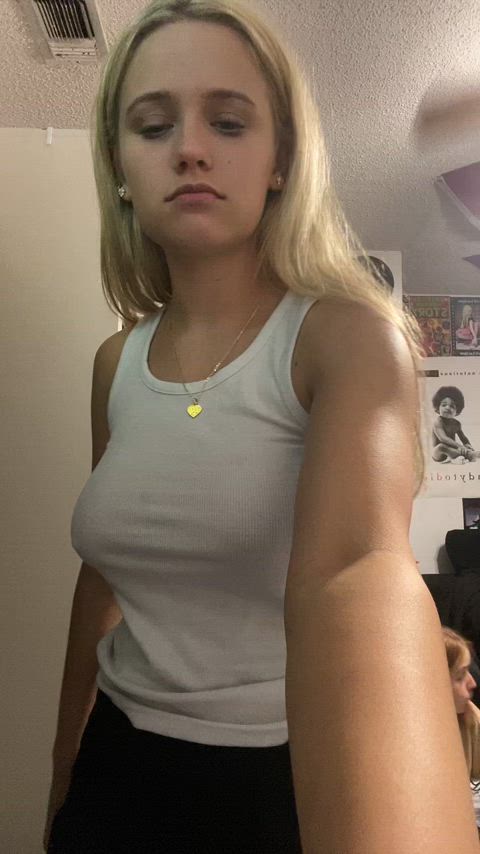 blonde pokies tiktok braless real-girls-on-tiktok gif