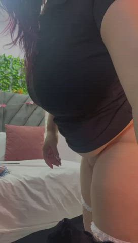 ass curvy huge tits nsfw natural tits t-shirt teasing twerking gif