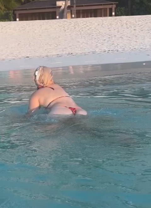 ass latina wet pussy gif