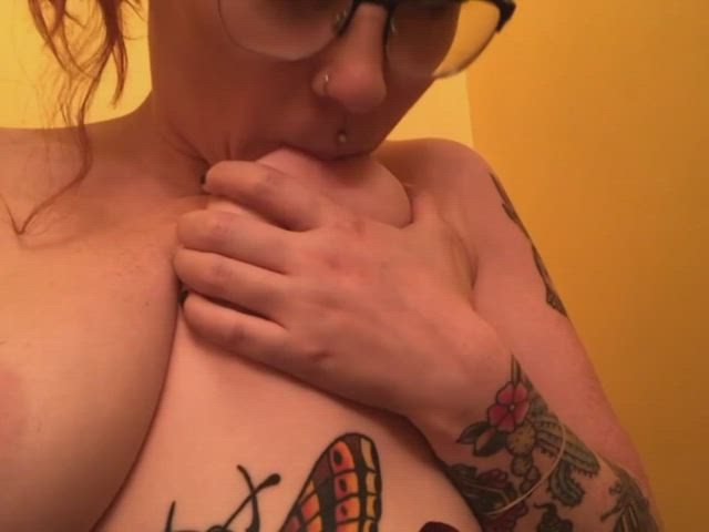 wanna sucking my nipples🔥S,n'ap💦 emmaex202