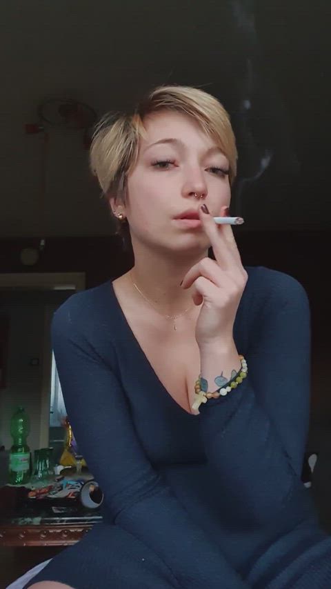 amateur short hair smoking smoking-fetish gif