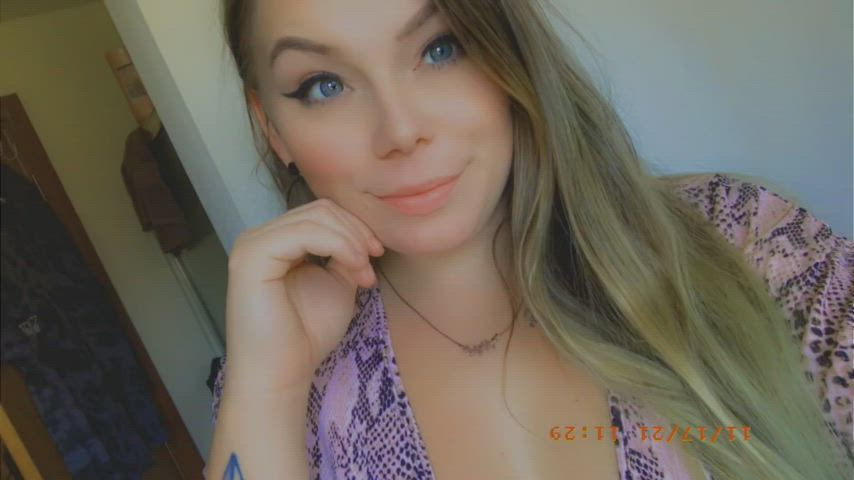 Keep your eyes on my eyes.. 🤭