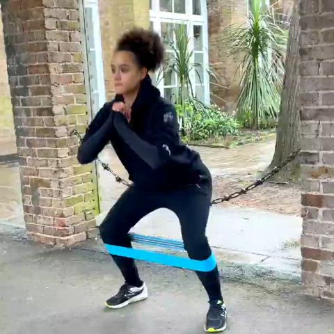 celebrity nathalie emmanuel squat watch-it-for-the-plot women-of-color gif