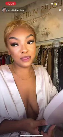 Downblouse Ebony TikTok gif