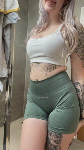 alt amateur ass big ass blonde booty tattoo teen yoga pants tattedphysique gif