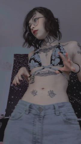 Body Dancing Glasses Short Hair Skinny Tattoo gif