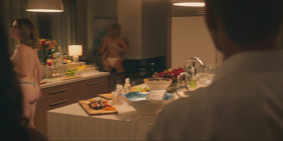 Krista Morin in Sex/life (S01E07)