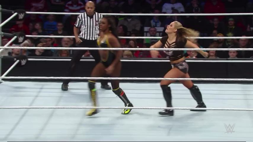 Naomi vs Natalya