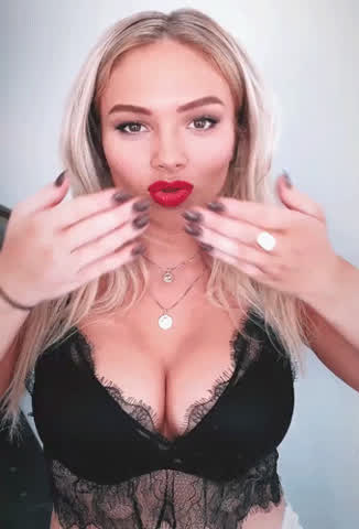 Blonde Celebrity Cleavage Kiss Natural Tits gif