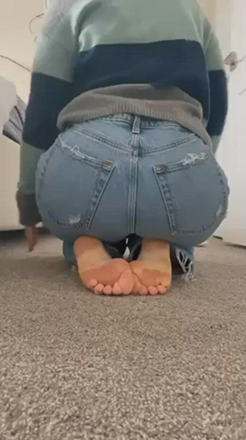 ass spread big ass feet feet fetish jeans pawg thick gif