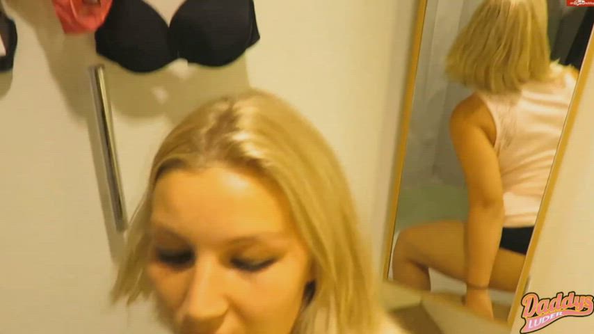 She Fuck Public in The Dressing Room and gets Cumshot
