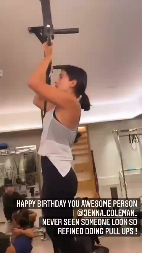 Jenna Coleman looks great in the gym