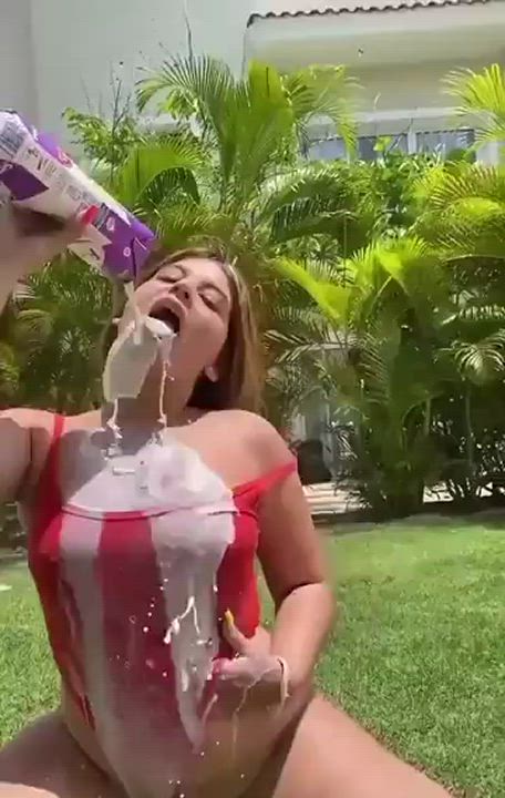 Colombian Isabella Wet gif