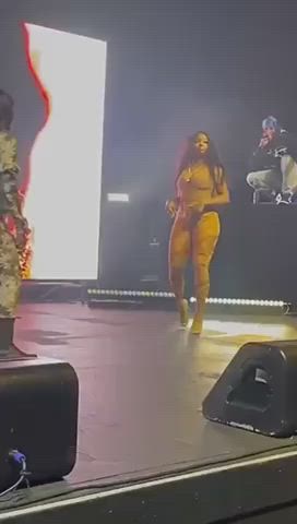 booty legs thick gif