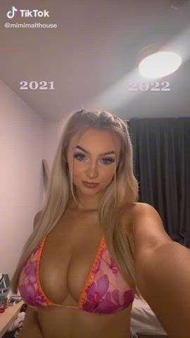 Big Tits Bikini Cleavage Huge Tits gif