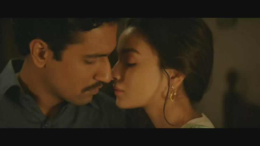 Alia Bhatt UHD hot scene (Raazi)