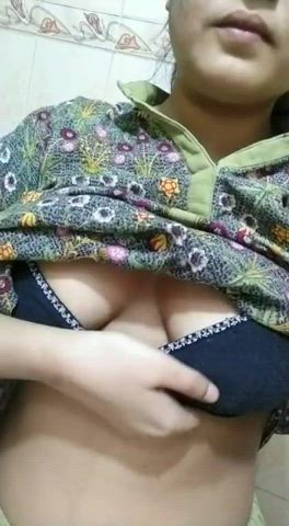 amateur boobs chubby desi hotwife indian milf natural tits pakistani perky gif