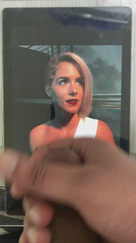 Emily Bett Rickards gets an arrow shot!