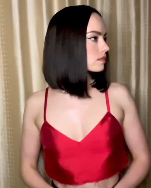 celebrity daisy ridley non-nude gif