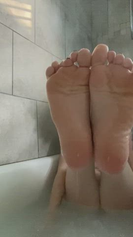 Bathtub Feet Fetish Soles gif
