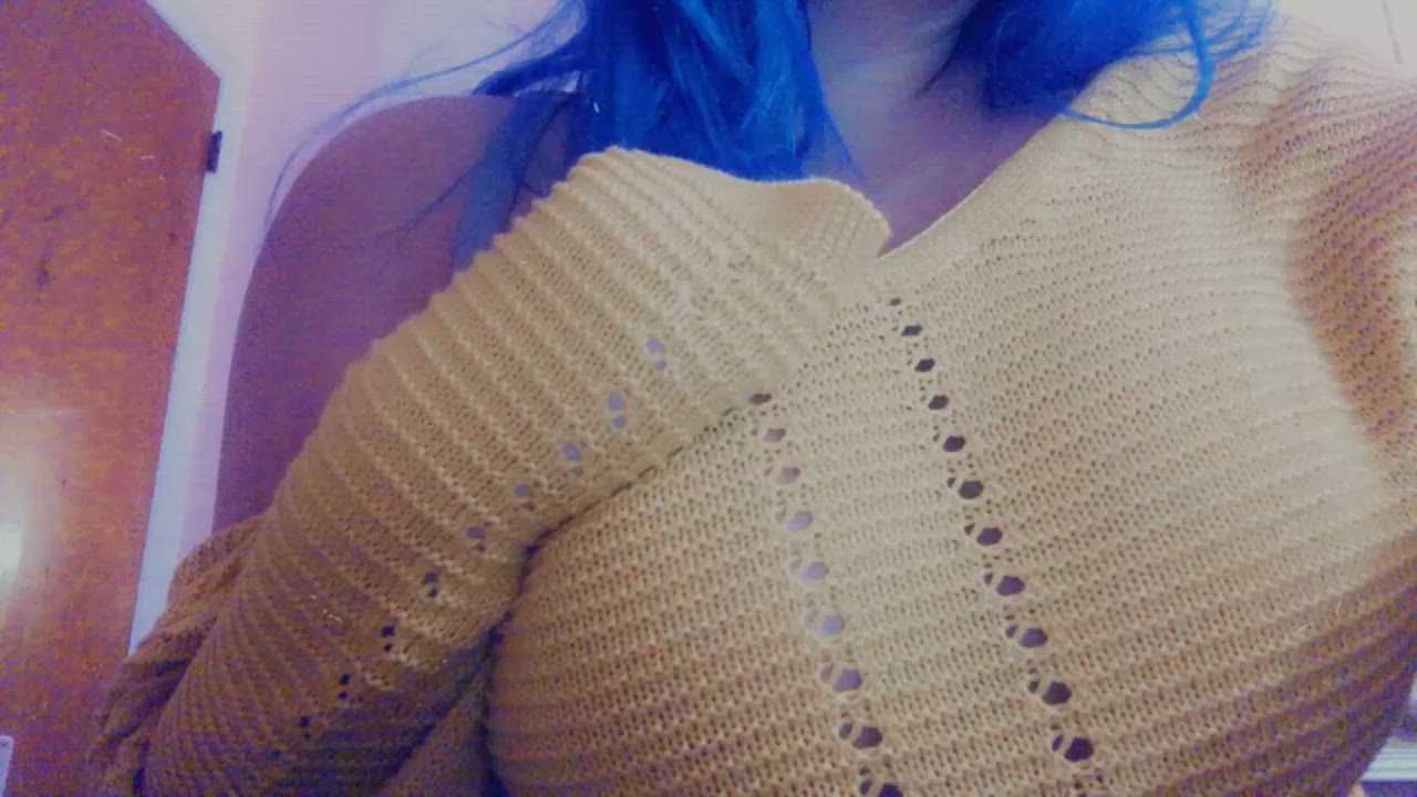 [OC] [F23] I bet my sweater puppies can surprise you!