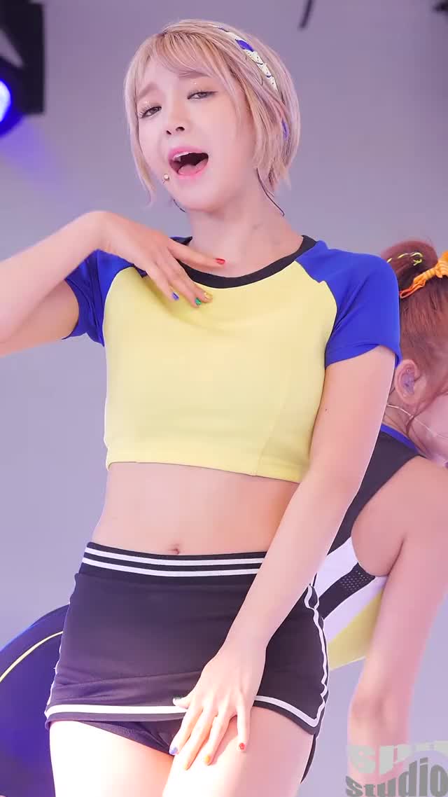 AOA Choa's Tight Lips