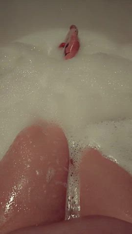 Wet soapy thick thighs 