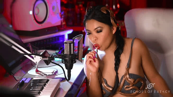 Cindy Starfall Pops a Lollipop Out of Her Mouth Dressed As Slave Leia