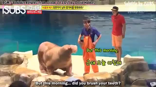 Running Man Ep.105 - the walrus gargle and spit to Lee Kwang Soo