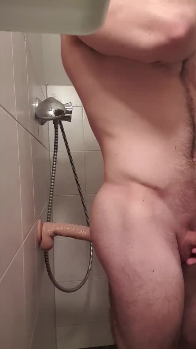 28yo muscle play with dildo.. if many likes/views i will make new and better video